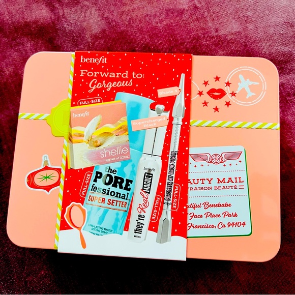 Benefit Full Size Gift Set - Picture 1 of 9